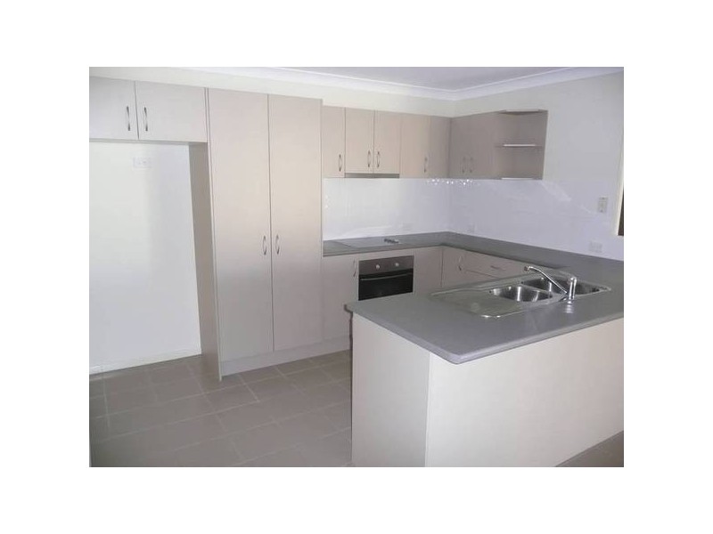 23 Sandhurst Place, Brassall QLD 4305