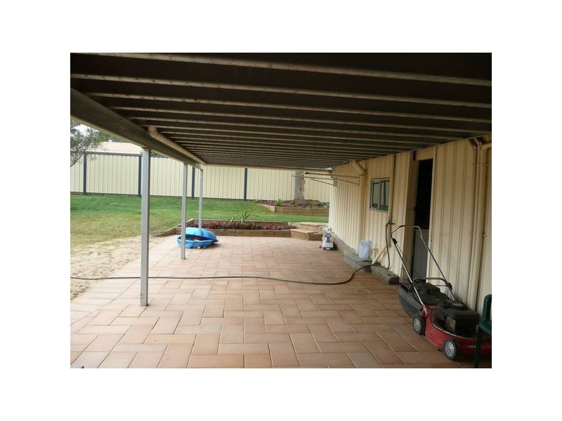 1 Walden Street, Redbank Plains QLD 4301