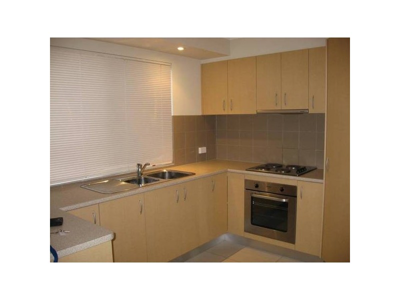 1/25 Law Street, Redbank QLD 4301