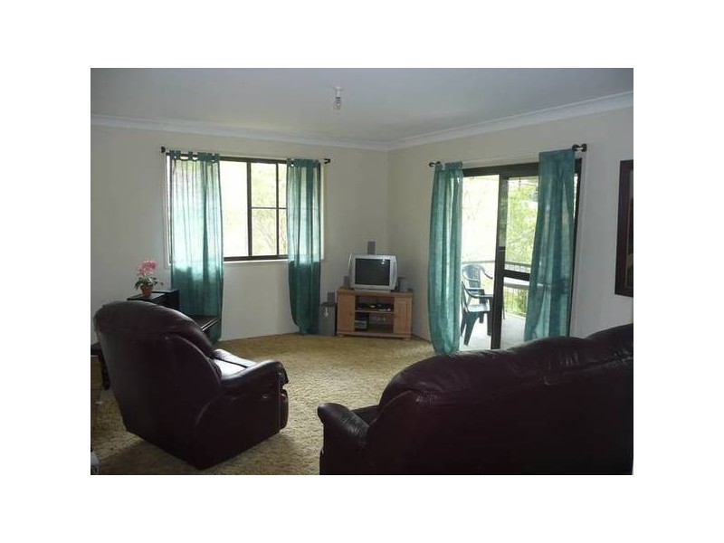 8 Dobell Ave, Collingwood Park QLD 4301