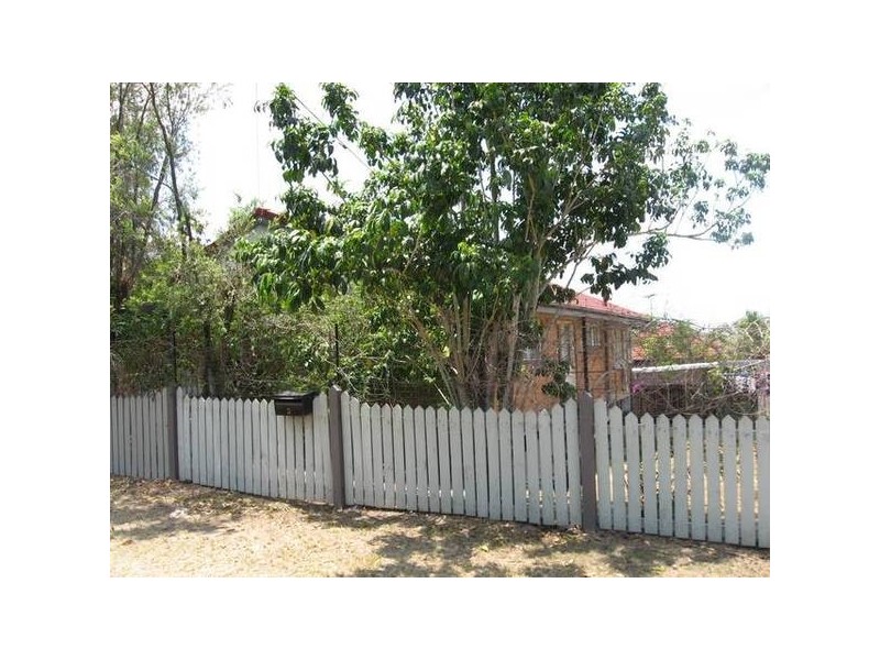 2 Gibbs Street, Riverview QLD 4303