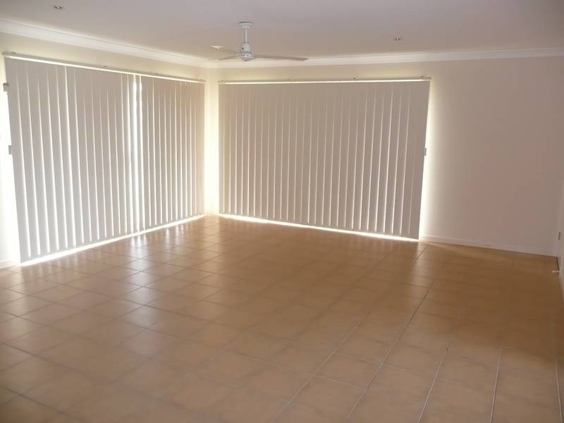 5 Tea Tree Place, Raceview QLD 4305