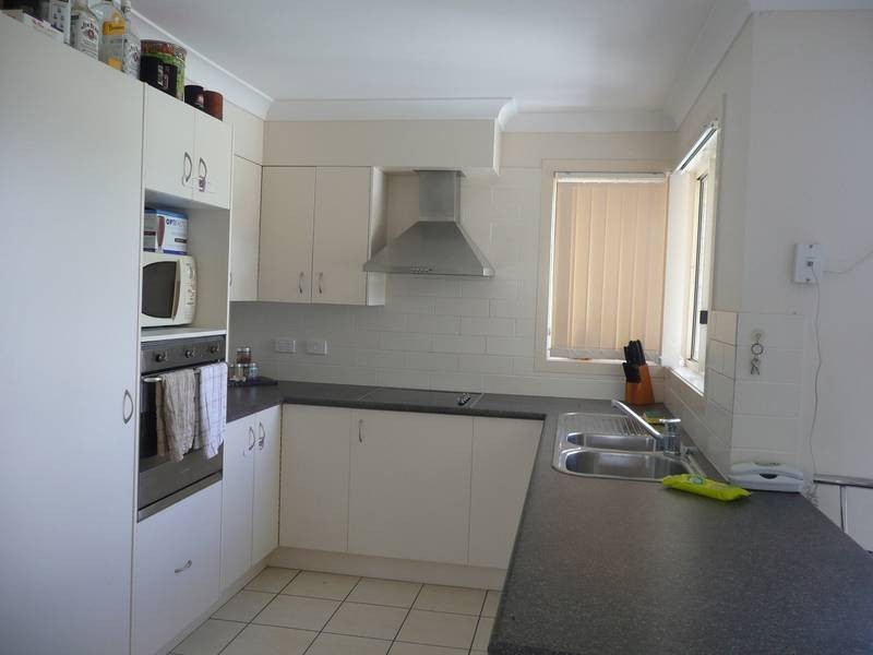 8 Connolly Crt, Collingwood Park QLD 4301