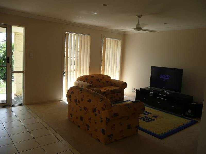 8 Connolly Crt, Collingwood Park QLD 4301