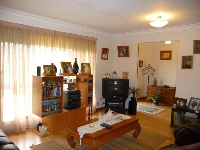 8 Manning Court, Collingwood Park QLD 4301