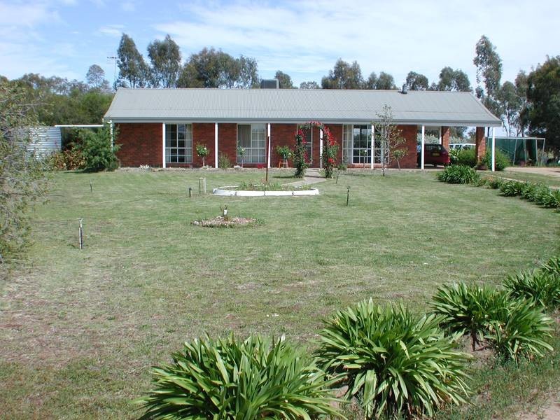 38 Francis, Deniliquin NSW 2710