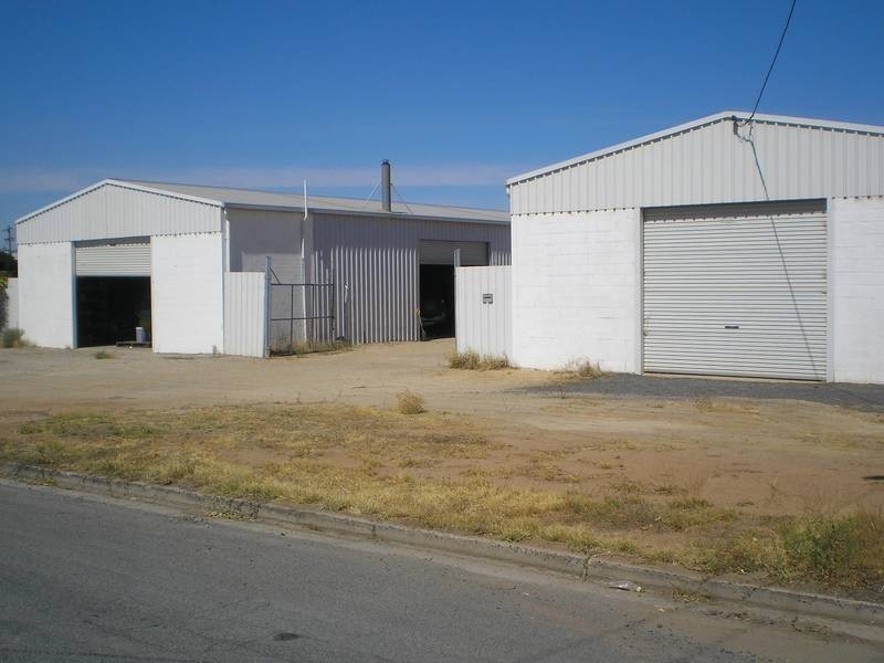 8 Stewart, Deniliquin NSW 2710