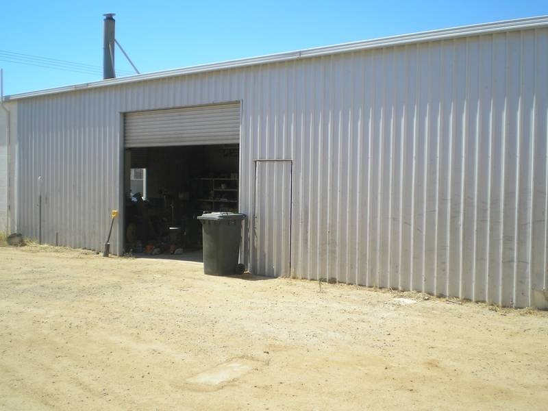 8 Stewart, Deniliquin NSW 2710