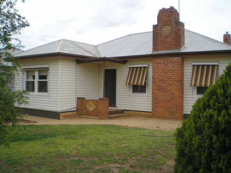 96 Macauley, Deniliquin NSW 2710