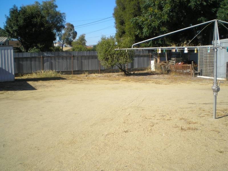 96 Macauley, Deniliquin NSW 2710