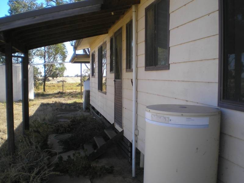 02 Woodbury Road, Deniliquin NSW 2710