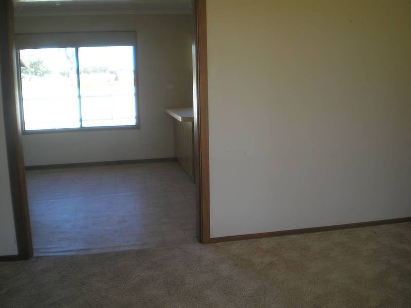 02 Woodbury Road, Deniliquin NSW 2710