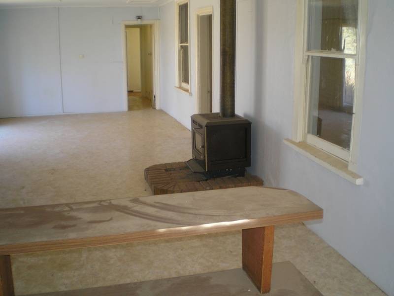 03 Woodbury Road, Deniliquin NSW 2710