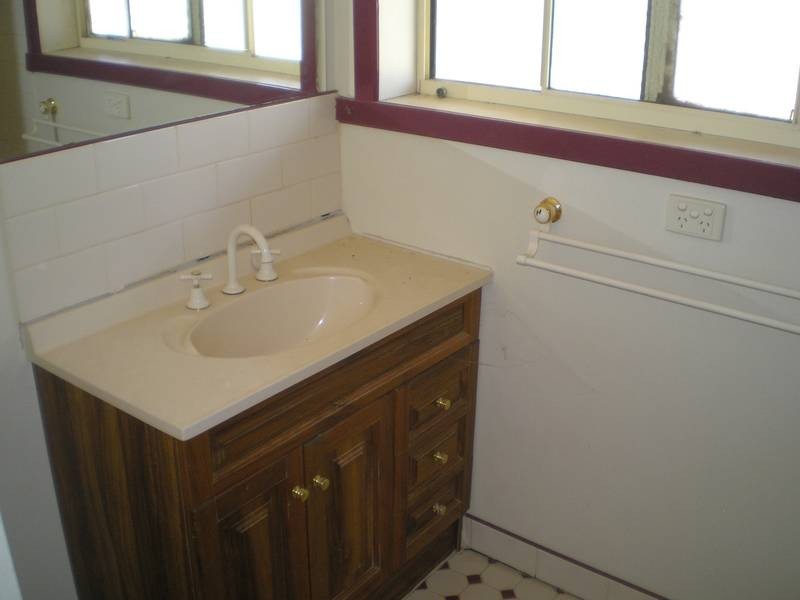 03 Woodbury Road, Deniliquin NSW 2710