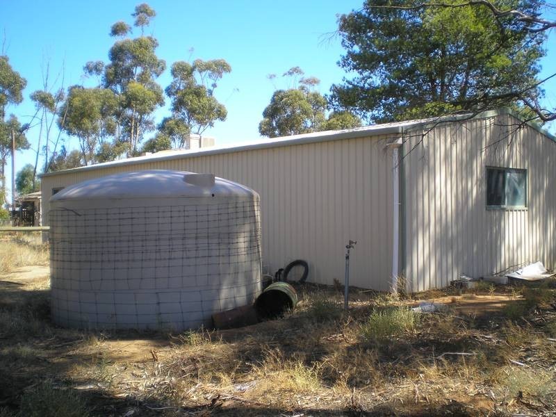 03 Woodbury Road, Deniliquin NSW 2710