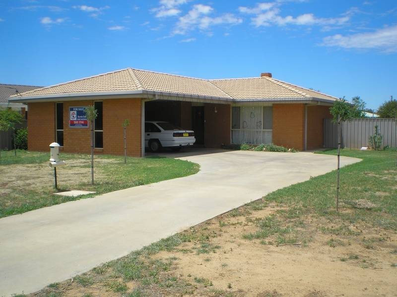 120 Crispe Street, Deniliquin NSW 2710