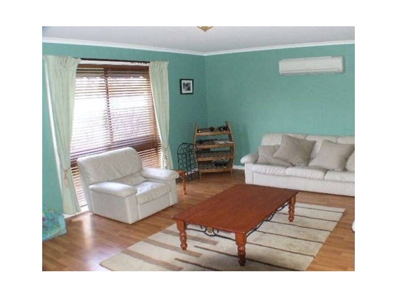 537 Poictiers Street, Deniliquin NSW 2710