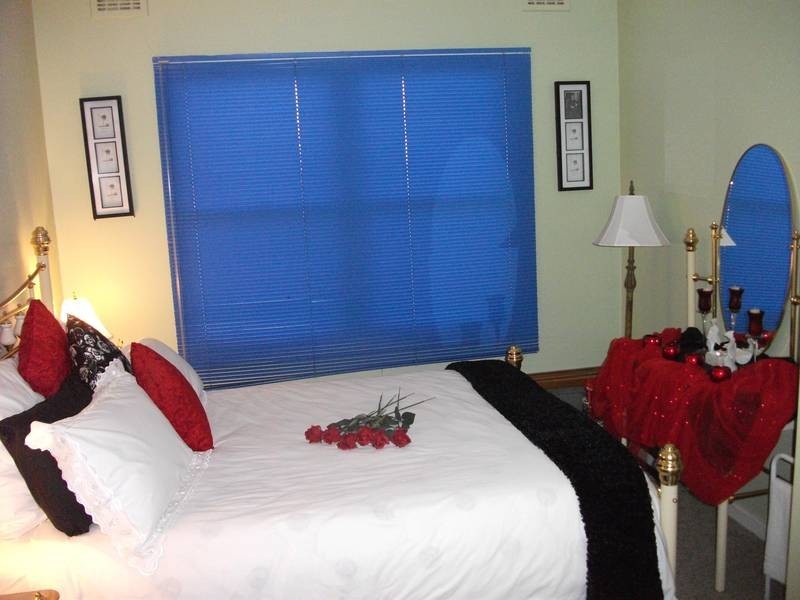 80 macauley, Deniliquin NSW 2710