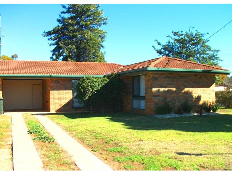 1/286 Albert Street, Deniliquin NSW 2710