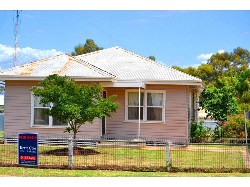 490 Poictiers Street, Deniliquin NSW 2710