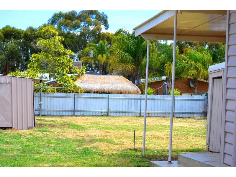 490 Poictiers Street, Deniliquin NSW 2710