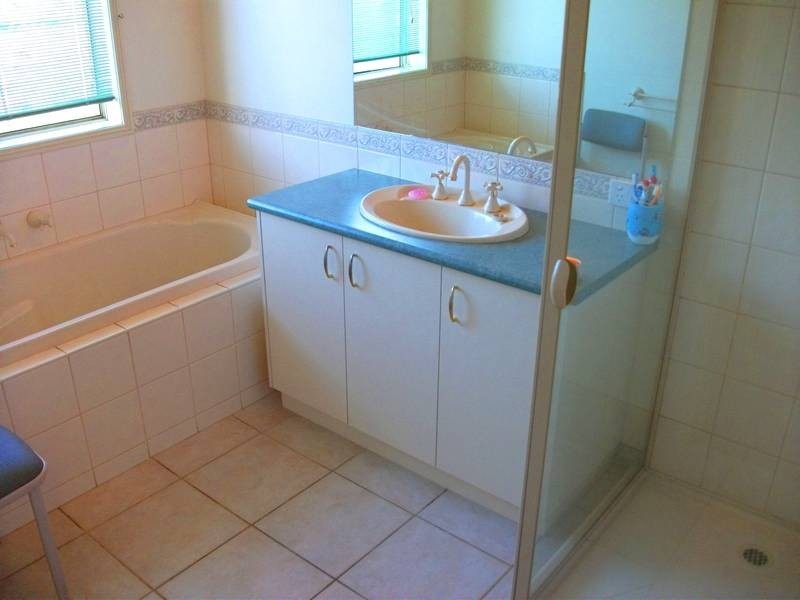 11 McCrabb Road, Deniliquin NSW 2710