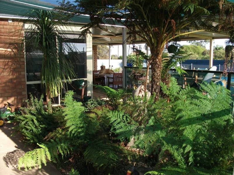 11 McCrabb Road, Deniliquin NSW 2710