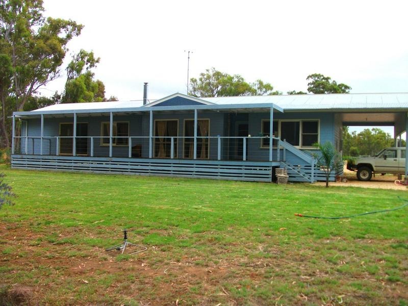 63 Wills Drive, Deniliquin NSW 2710