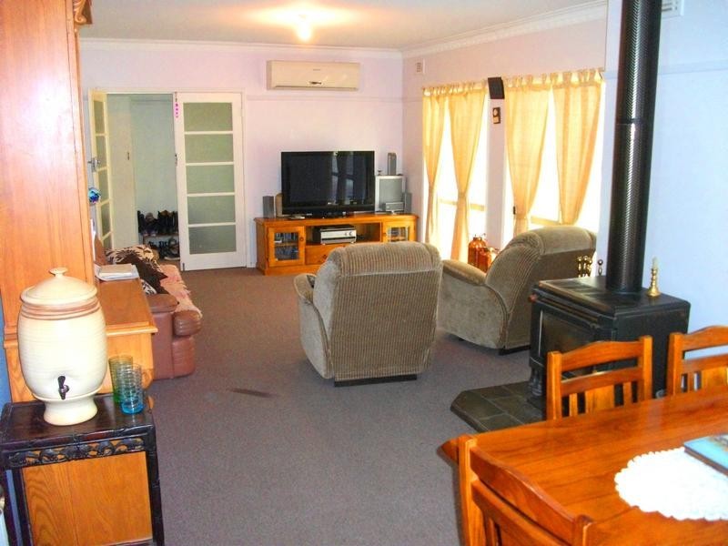 63 Wills Drive, Deniliquin NSW 2710