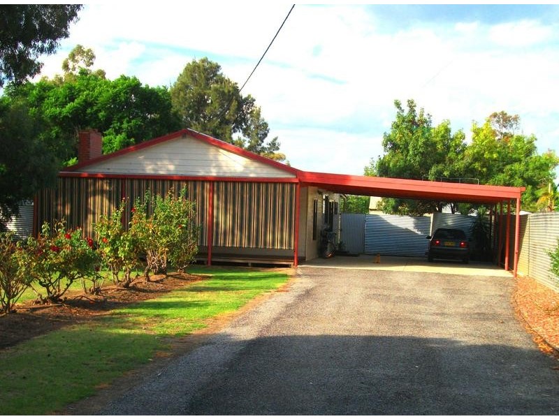 19 Cook, Wakool NSW 2710