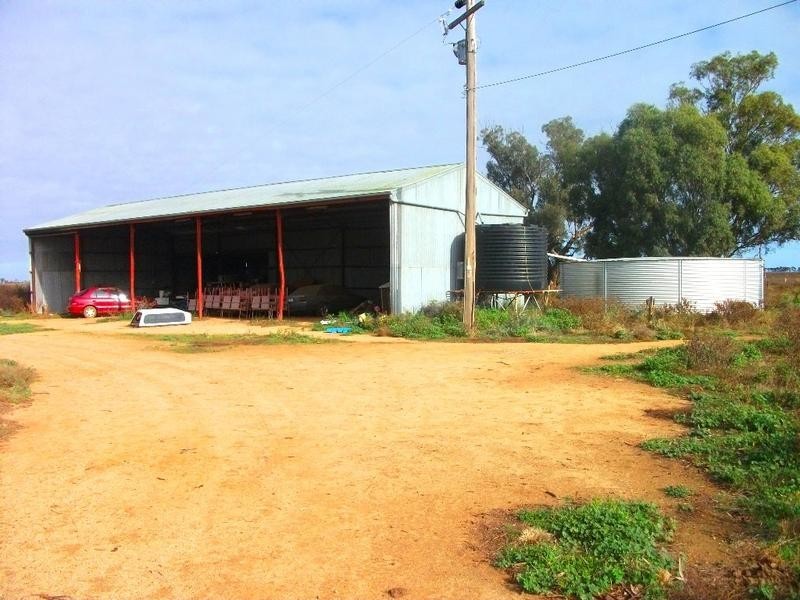 1 Royal Road, Deniliquin NSW 2710