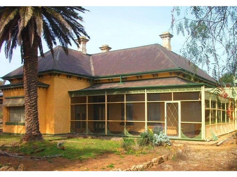 1 Scott Rogers Road, Deniliquin NSW 2710