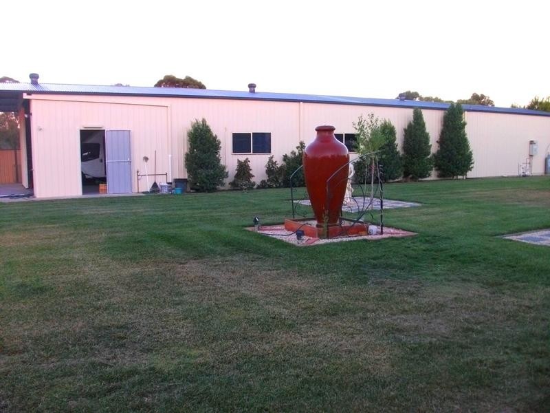 33 Borough, Kerang VIC 3579