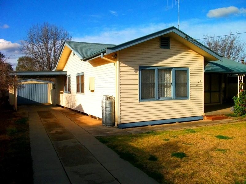 453 Wood Street, Deniliquin NSW 2710