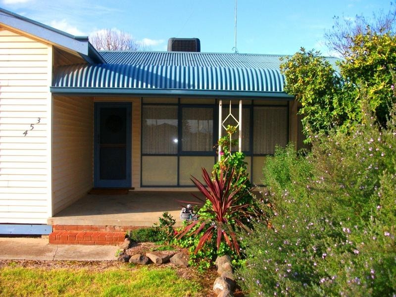 453 Wood Street, Deniliquin NSW 2710