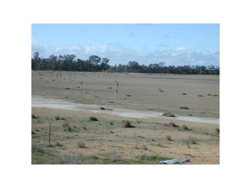 Avoca Rive James Rd, Kerang VIC 3579