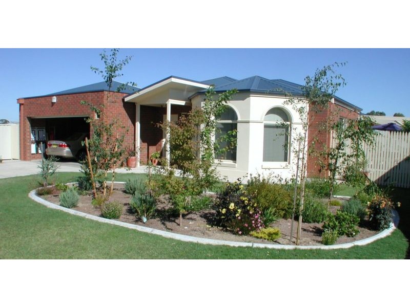 145 McMillan Street, Deniliquin NSW 2710