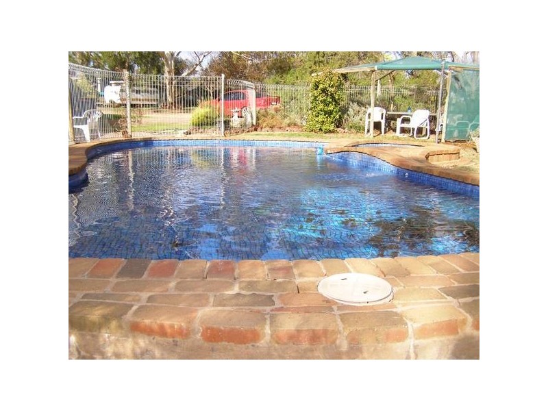 1 Moama Street, Mathoura NSW 2710