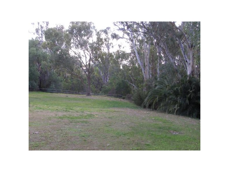 1 Moama Street, Mathoura NSW 2710
