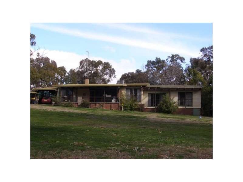 1 Moama Street, Mathoura NSW 2710