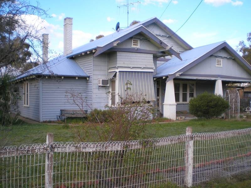 6 Livingstone Street, Mathoura NSW 2710