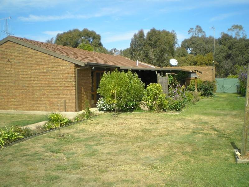 5 Blake Court, Deniliquin NSW 2710