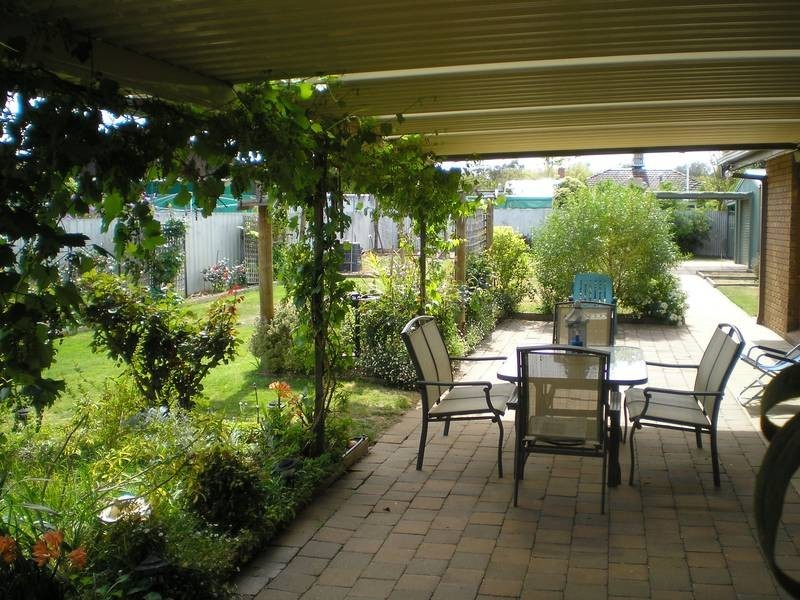 5 Blake Court, Deniliquin NSW 2710