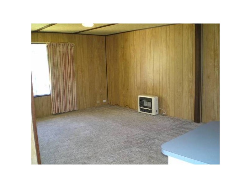 2/279 Victoria Street, Deniliquin NSW 2710