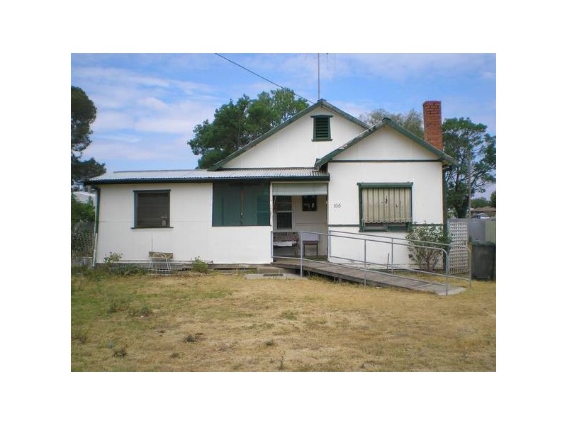 106 Mckenzie Street, Deniliquin NSW 2710