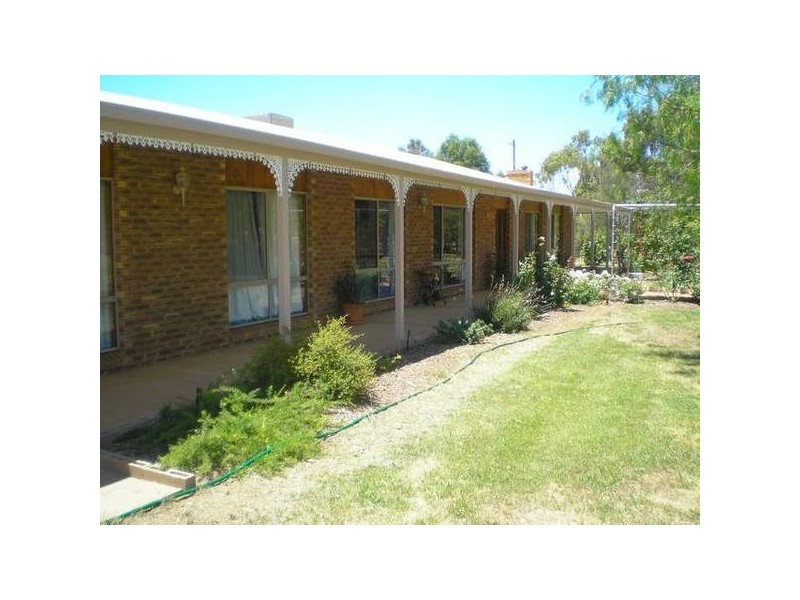 139 Lawson Syphon Road, Deniliquin NSW 2710