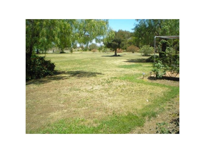 139 Lawson Syphon Road, Deniliquin NSW 2710