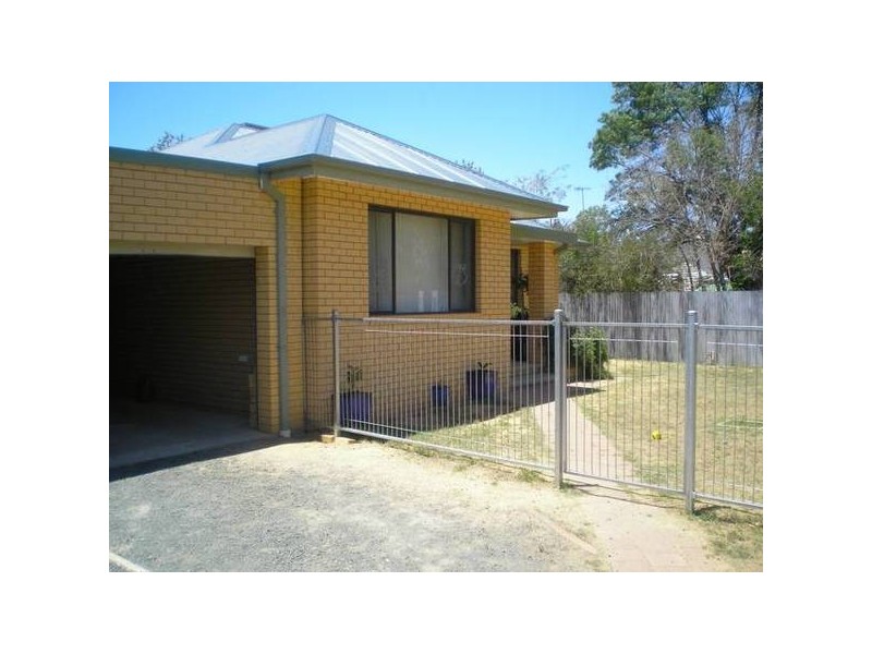 279 VICTORIA STRET,, Deniliquin NSW 2710