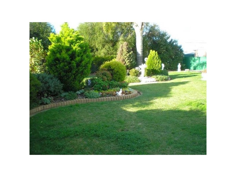 4 BLAKE COURT, Deniliquin NSW 2710