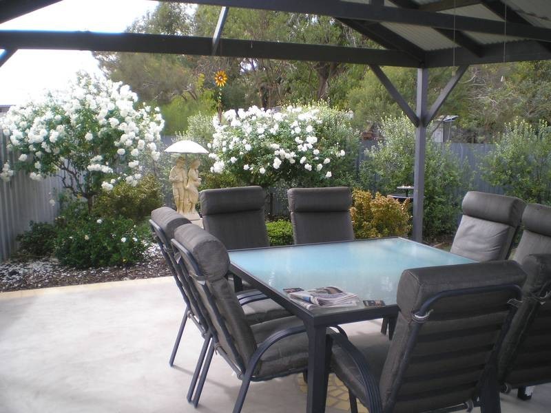 3 Adele Court, Deniliquin NSW 2710